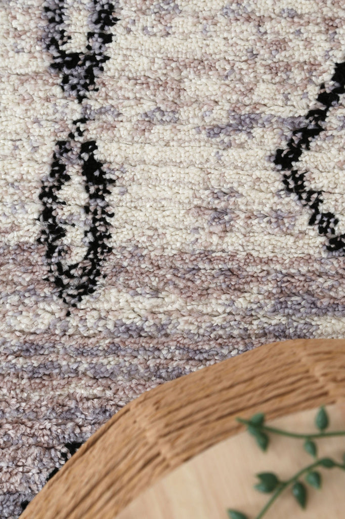 Moda Tribal Diamond Ash Rug 