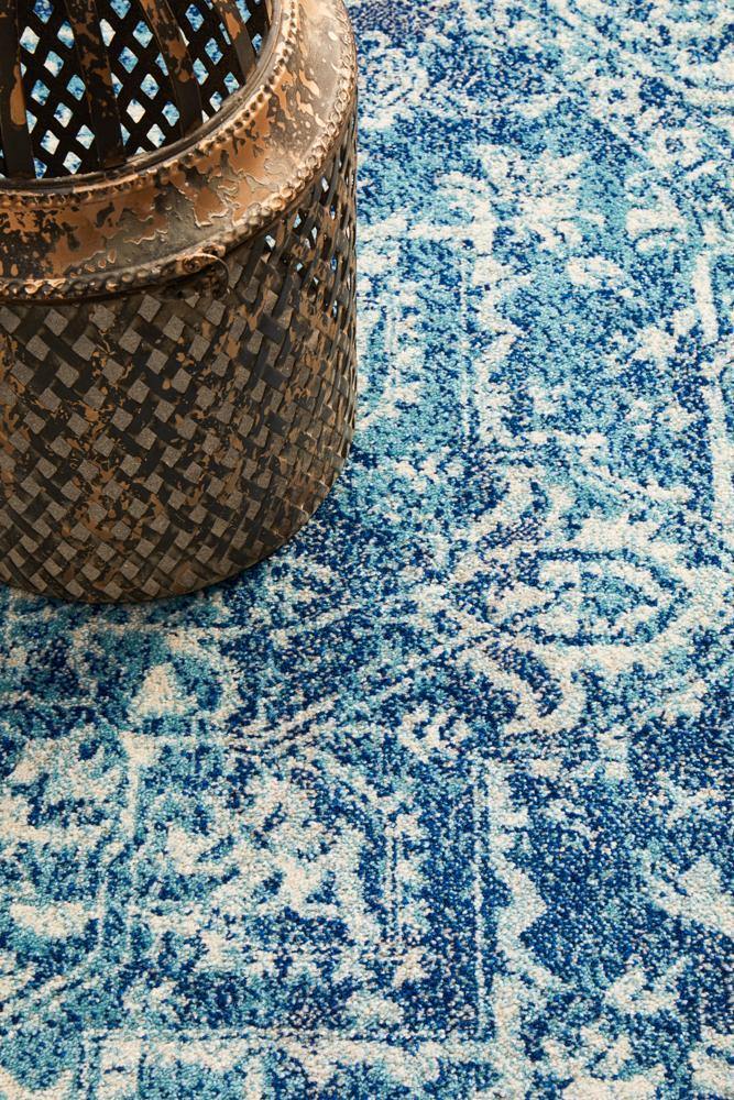 Classic Blue Transitional Round Rug - House Things Evoke Collection